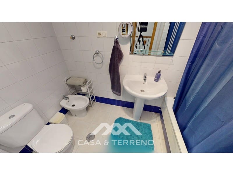 4 makuuhuone Omakotitalo myytävänä paikassa Caleta de Velez - 378 000 € (Ref: 9452266)