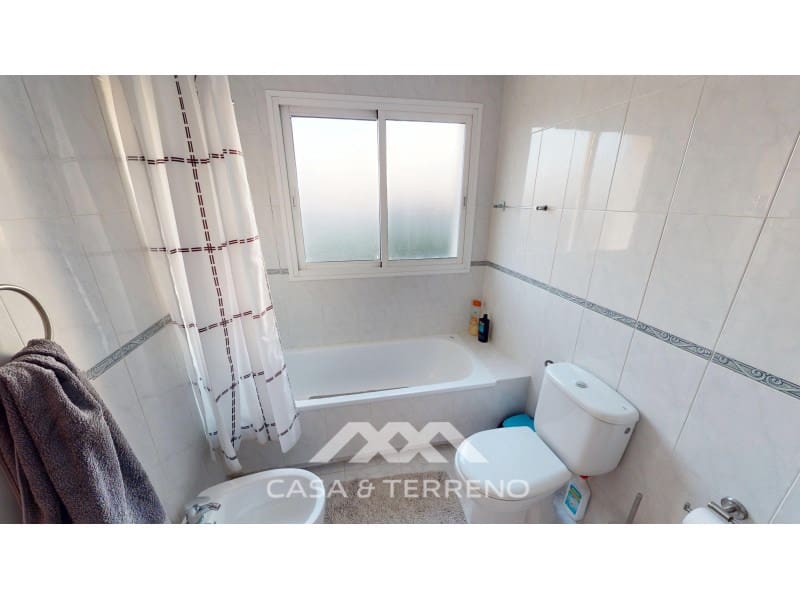 4 makuuhuone Omakotitalo myytävänä paikassa Caleta de Velez - 378 000 € (Ref: 9452266)