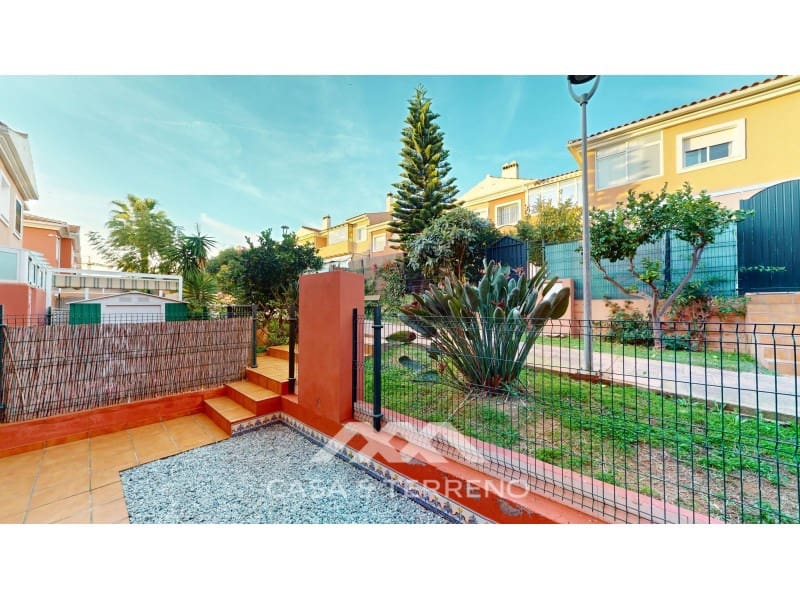 4 makuuhuone Omakotitalo myytävänä paikassa Caleta de Velez - 378 000 € (Ref: 9452266)