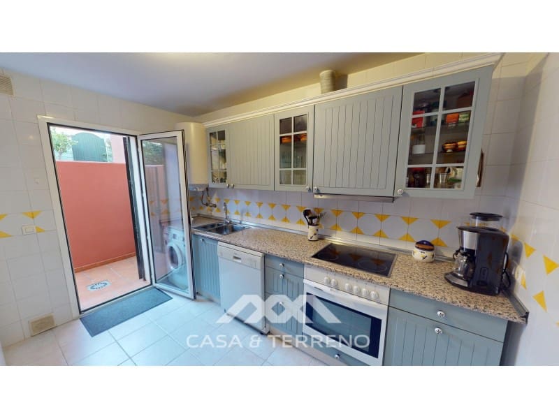 4 makuuhuone Omakotitalo myytävänä paikassa Caleta de Velez - 378 000 € (Ref: 9452266)