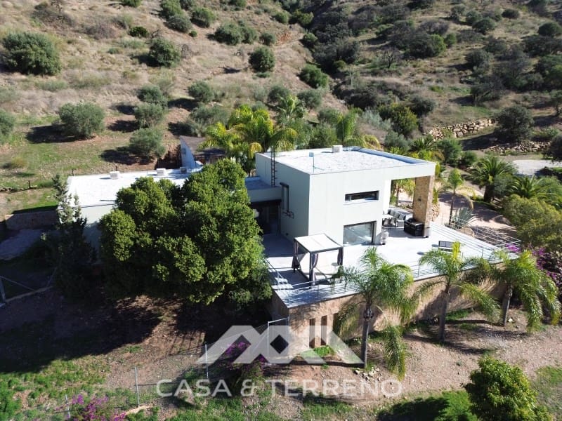 Chalet de 4 habitaciones en Alora en venta con piscina garaje - 1.200.000 € (Ref: 9462488)