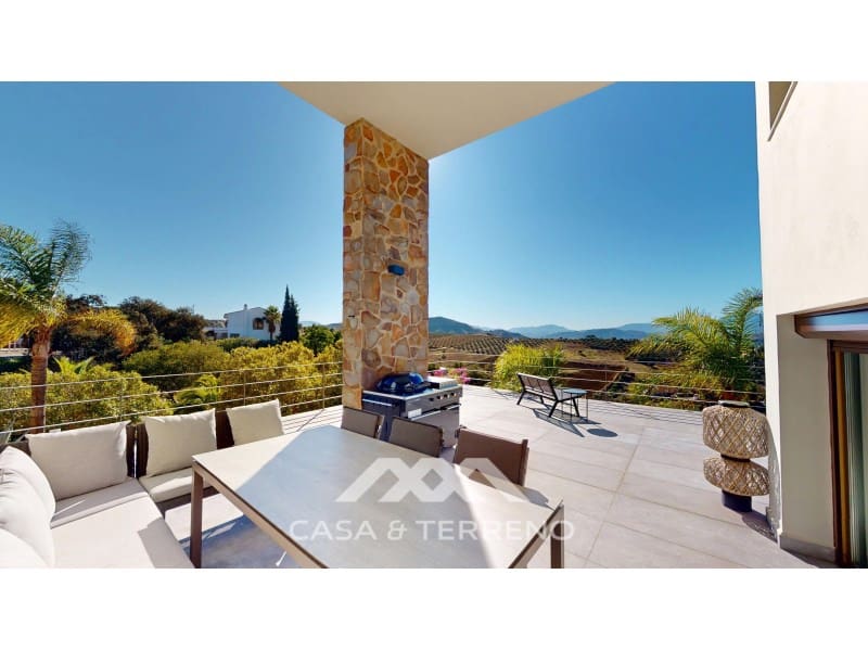 Chalet de 4 habitaciones en Alora en venta con piscina garaje - 1.200.000 € (Ref: 9462488)