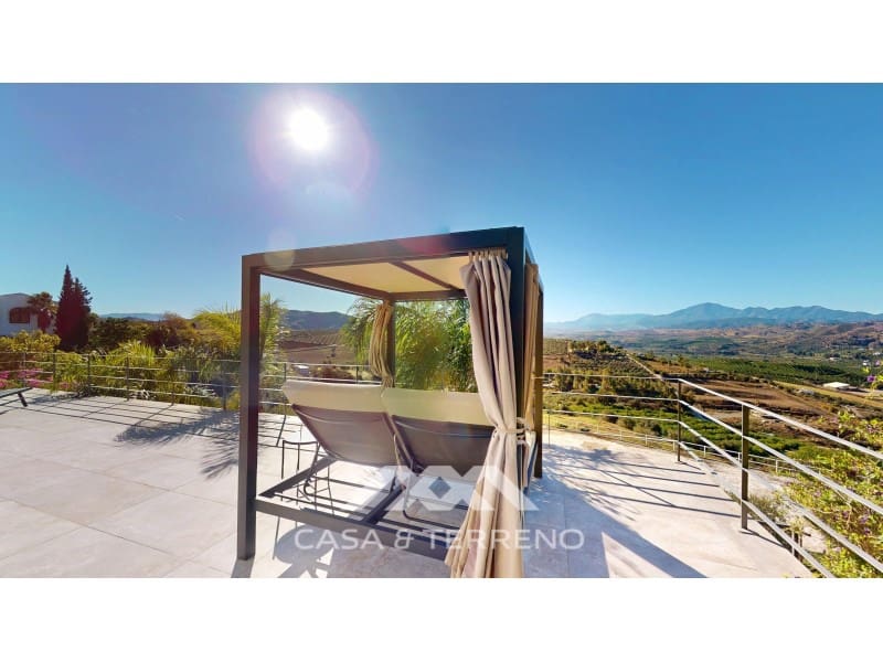 Chalet de 4 habitaciones en Alora en venta con piscina garaje - 1.200.000 € (Ref: 9462488)