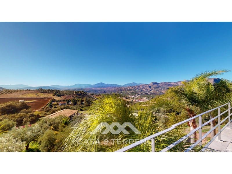 Chalet de 4 habitaciones en Alora en venta con piscina garaje - 1.200.000 € (Ref: 9462488)