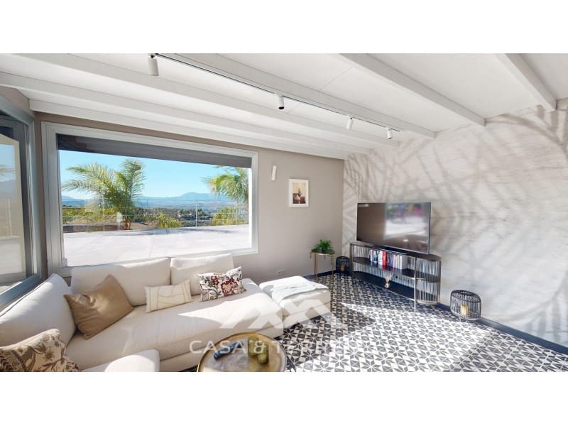 Chalet de 4 habitaciones en Alora en venta con piscina garaje - 1.200.000 € (Ref: 9462488)