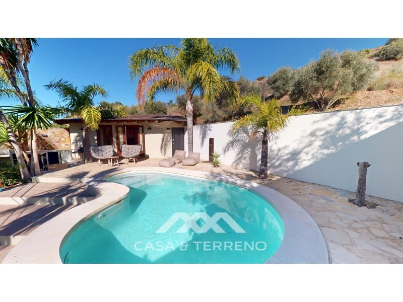 Chalet de 4 habitaciones en Alora en venta con piscina garaje - 1.200.000 € (Ref: 9462488)