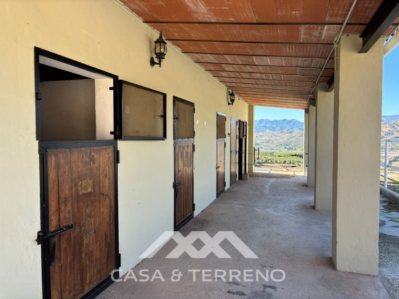 Chalet de 4 habitaciones en Alora en venta con piscina garaje - 1.200.000 € (Ref: 9462488)