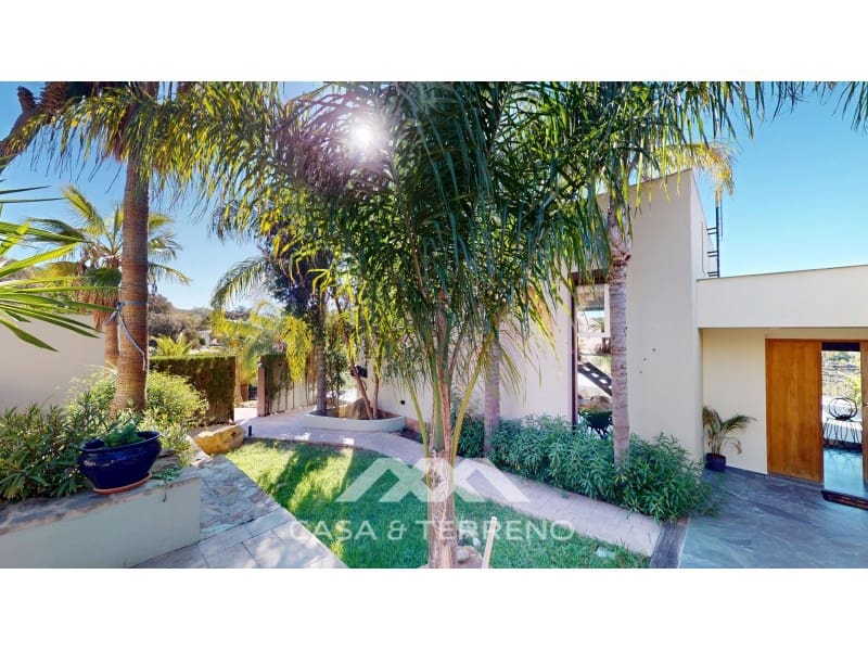 Chalet de 4 habitaciones en Alora en venta con piscina garaje - 1.200.000 € (Ref: 9462488)