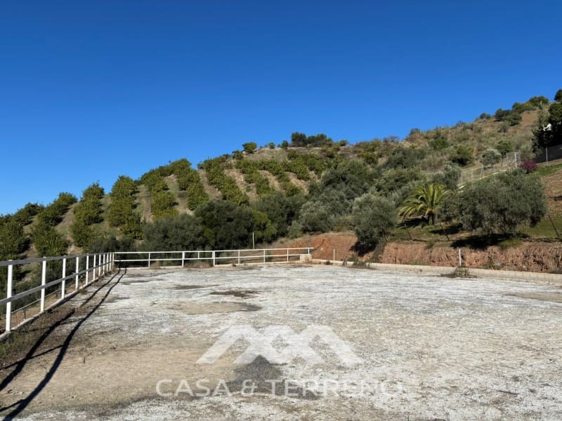 Chalet de 4 habitaciones en Alora en venta con piscina garaje - 1.200.000 € (Ref: 9462488)