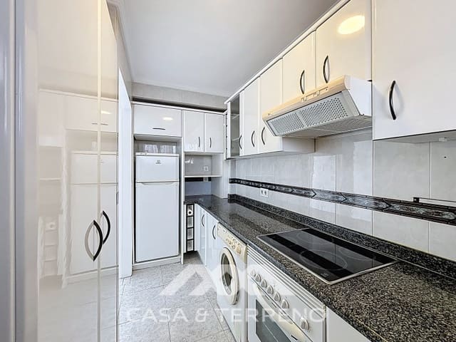 Piso de 3 habitaciones en Torre del Mar, Vélez-Málaga en venta - 335.000 € (Ref: 9462489)