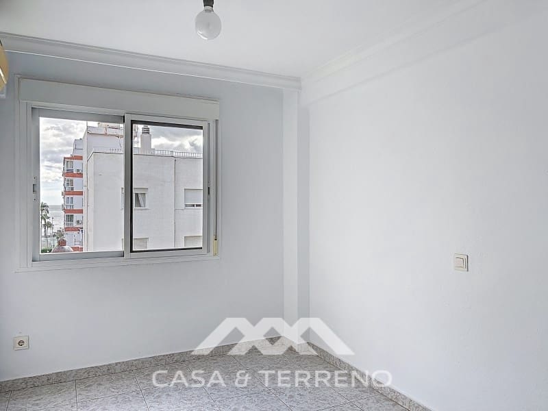 Piso de 3 habitaciones en Torre del Mar en venta - 335.000 € (Ref: 9462489)