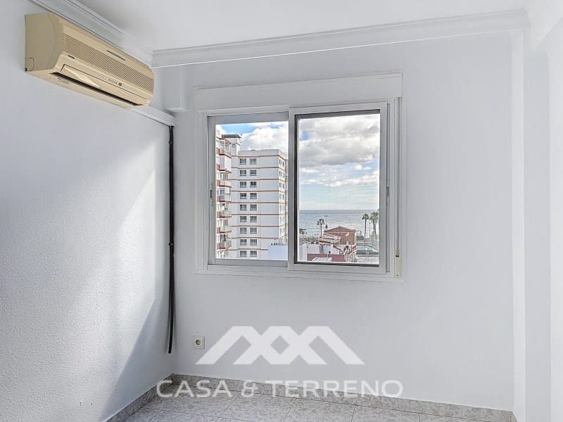 Piso de 3 habitaciones en Torre del Mar en venta - 335.000 € (Ref: 9462489)