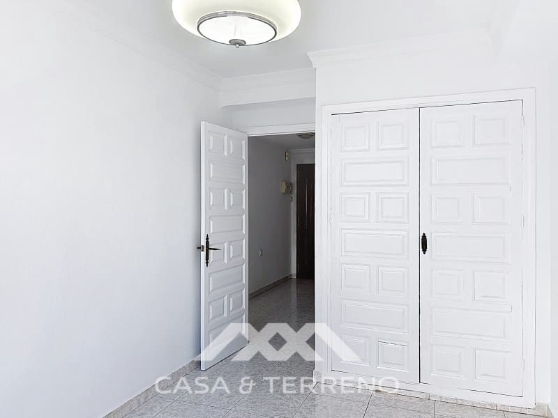 Piso de 3 habitaciones en Torre del Mar en venta - 335.000 € (Ref: 9462489)