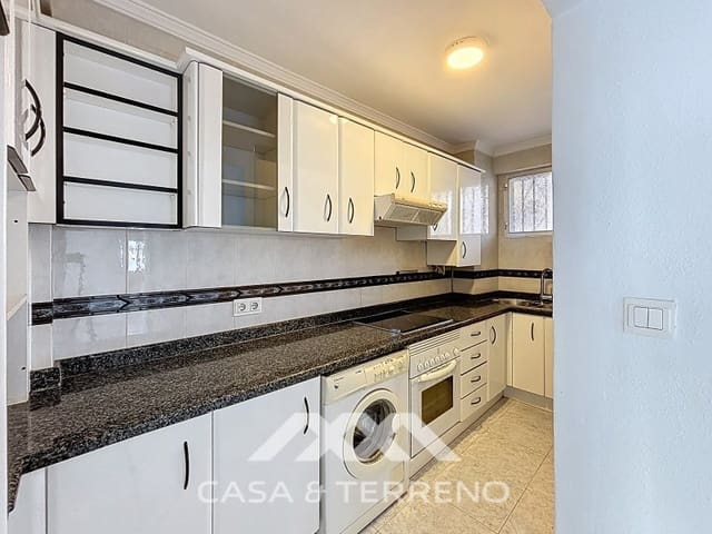 Piso de 3 habitaciones en Torre del Mar, Vélez-Málaga en venta - 335.000 € (Ref: 9462489)