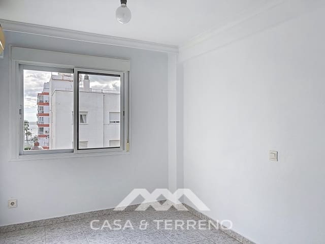 Piso de 3 habitaciones en Torre del Mar, Vélez-Málaga en venta - 335.000 € (Ref: 9462489)