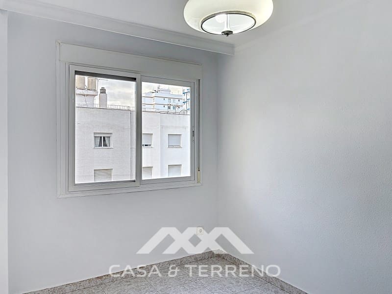 Piso de 3 habitaciones en Torre del Mar en venta - 335.000 € (Ref: 9462489)