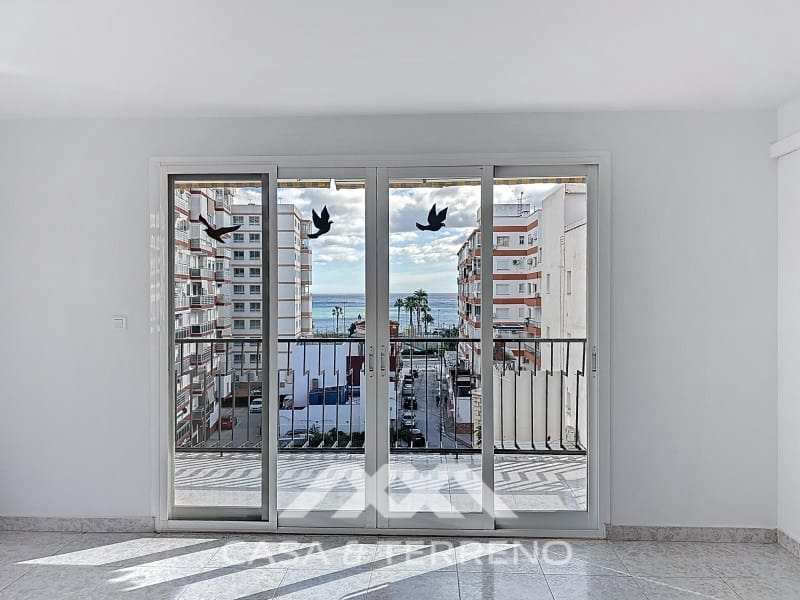 Piso de 3 habitaciones en Torre del Mar en venta - 335.000 € (Ref: 9462489)