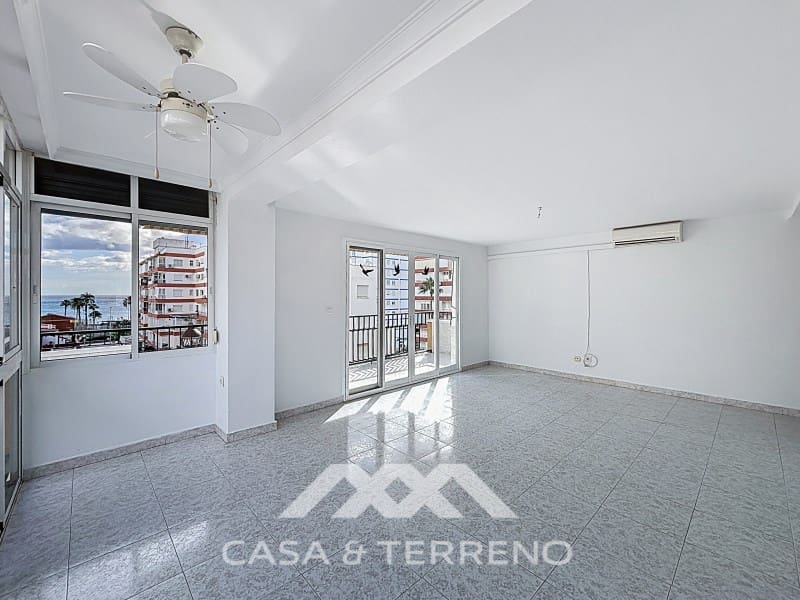 Piso de 3 habitaciones en Torre del Mar en venta - 335.000 € (Ref: 9462489)