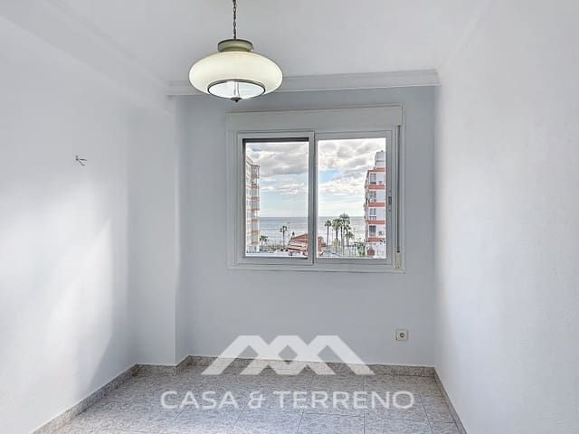 Piso de 3 habitaciones en Torre del Mar, Vélez-Málaga en venta - 335.000 € (Ref: 9462489)