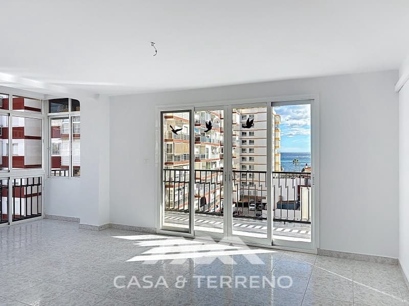 Piso de 3 habitaciones en Torre del Mar en venta - 335.000 € (Ref: 9462489)