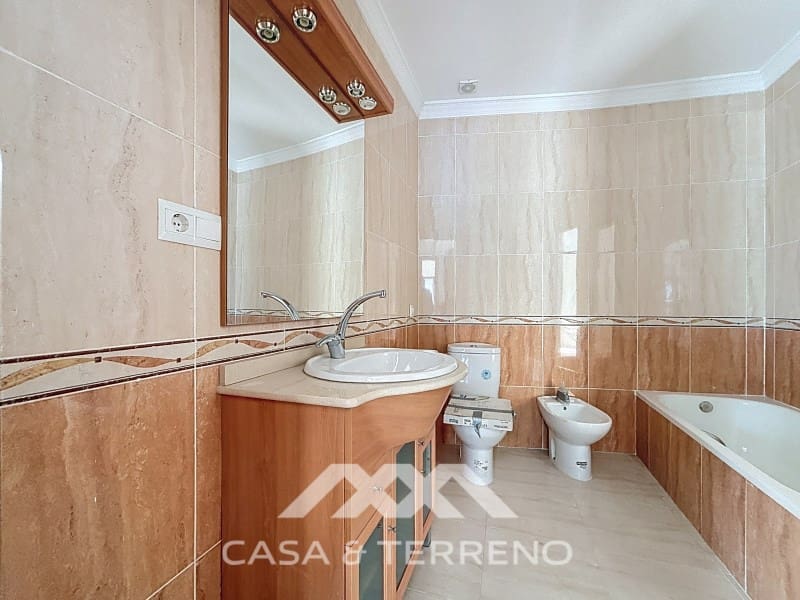 Apartment for sale in Algarrobo - € 480,000 (Ref: 9474982)
