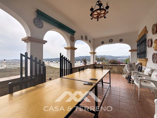 Finca/Casa Rural de 4 habitaciones en Vélez-Málaga en venta con piscina - 560.000 € (Ref: 9479194)