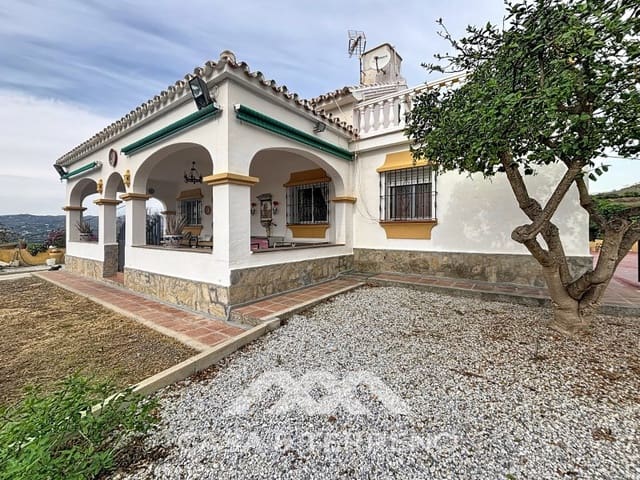 Finca/Casa Rural de 4 habitaciones en Vélez-Málaga en venta con piscina - 560.000 € (Ref: 9479194)