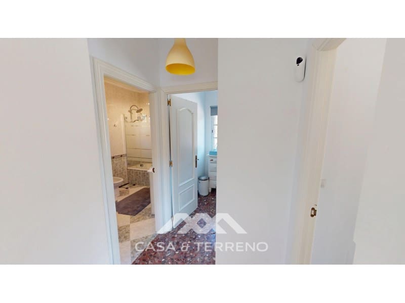 2 soveværelse Villa til salg i Moclinejo med swimmingpool - € 348.000 (Ref: 9483564)