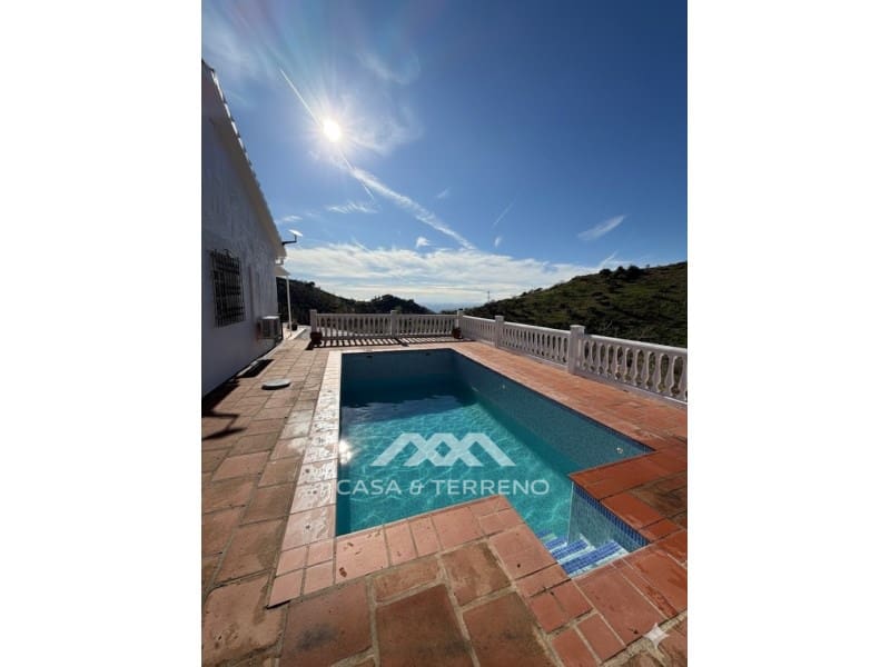 2 soveværelse Villa til salg i Moclinejo med swimmingpool - € 348.000 (Ref: 9483564)