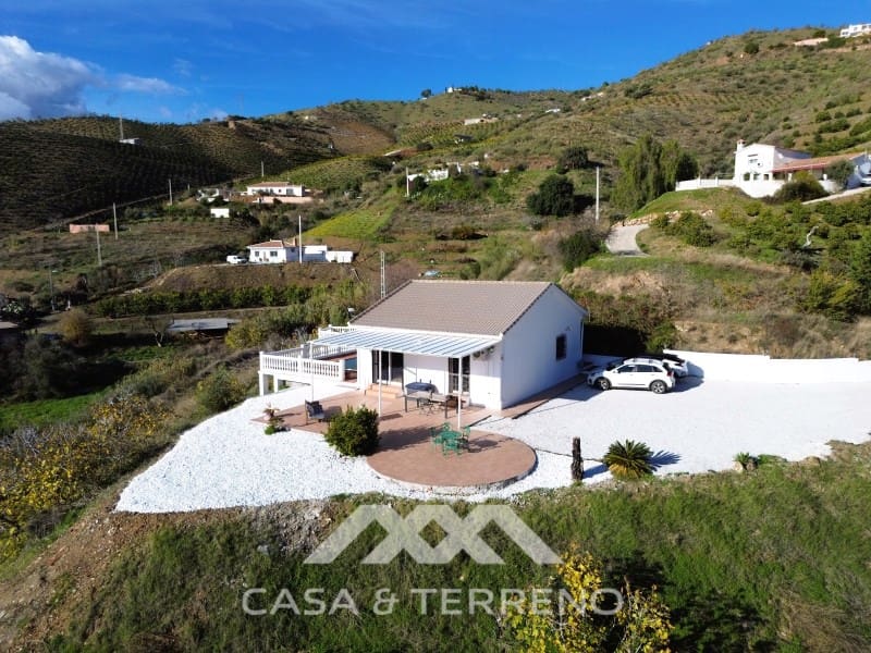 2 soveværelse Villa til salg i Moclinejo med swimmingpool - € 348.000 (Ref: 9483564)