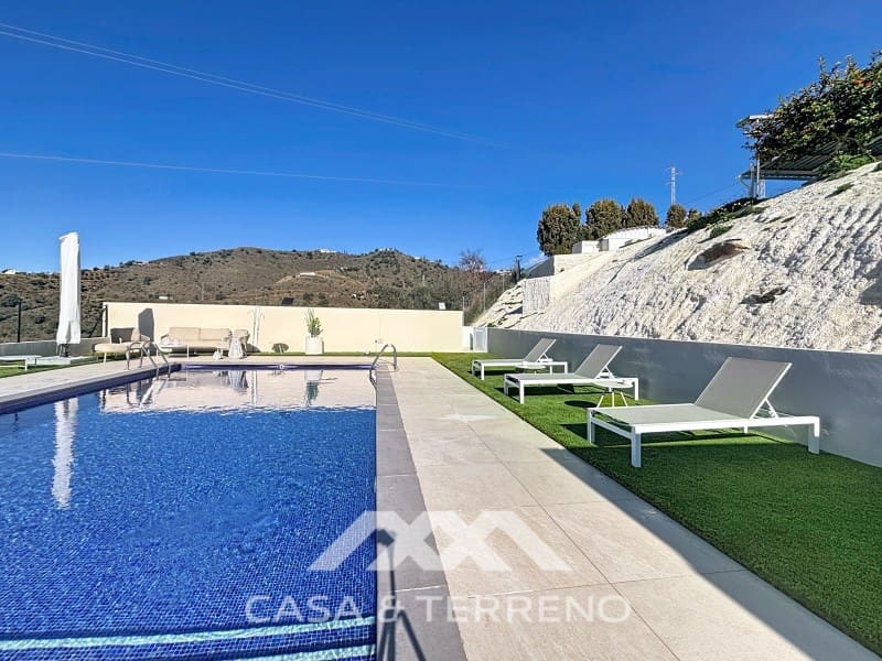 2 bedroom Villa for sale in Velez-Malaga - € 795,000 (Ref: 9497532)