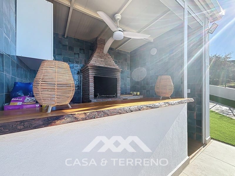 2 bedroom Villa for sale in Velez-Malaga - € 795,000 (Ref: 9497532)