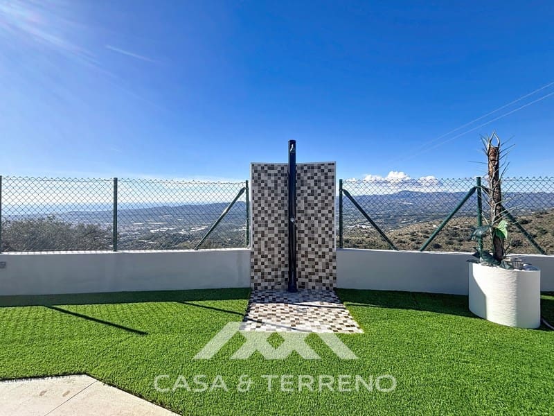 2 bedroom Villa for sale in Velez-Malaga - € 795,000 (Ref: 9497532)