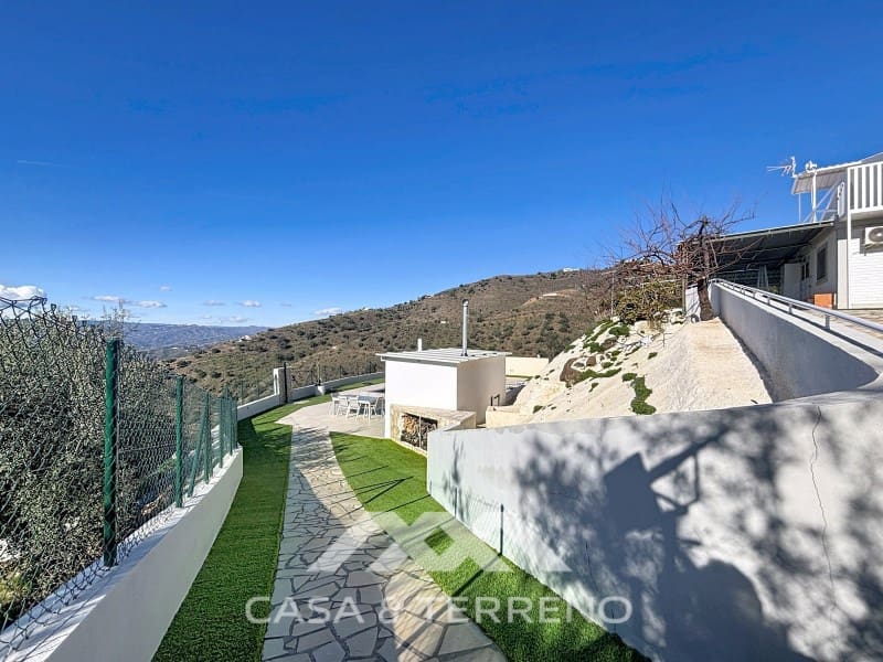 2 bedroom Villa for sale in Velez-Malaga - € 795,000 (Ref: 9497532)