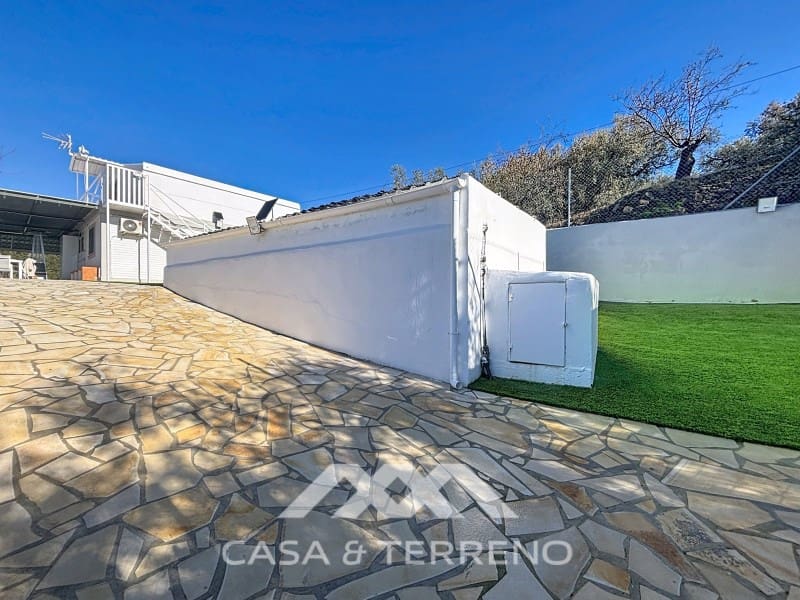 2 bedroom Villa for sale in Velez-Malaga - € 795,000 (Ref: 9497532)