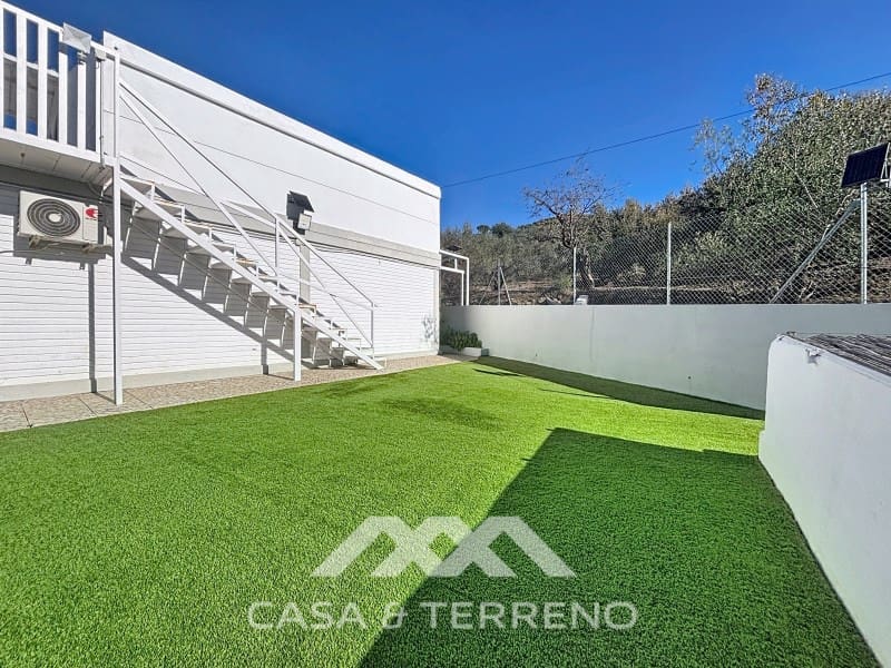 2 bedroom Villa for sale in Velez-Malaga - € 795,000 (Ref: 9497532)