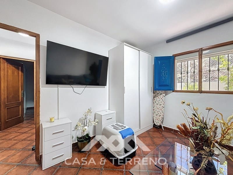 2 bedroom Villa for sale in Velez-Malaga - € 795,000 (Ref: 9497532)