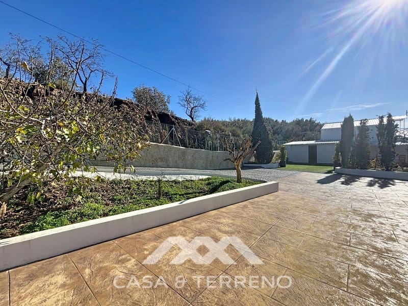 2 bedroom Villa for sale in Velez-Malaga - € 795,000 (Ref: 9497532)