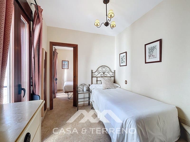 Maison de Ville de 1 chambre à louer à Sayalonga - 450 € (Ref: 9504727)