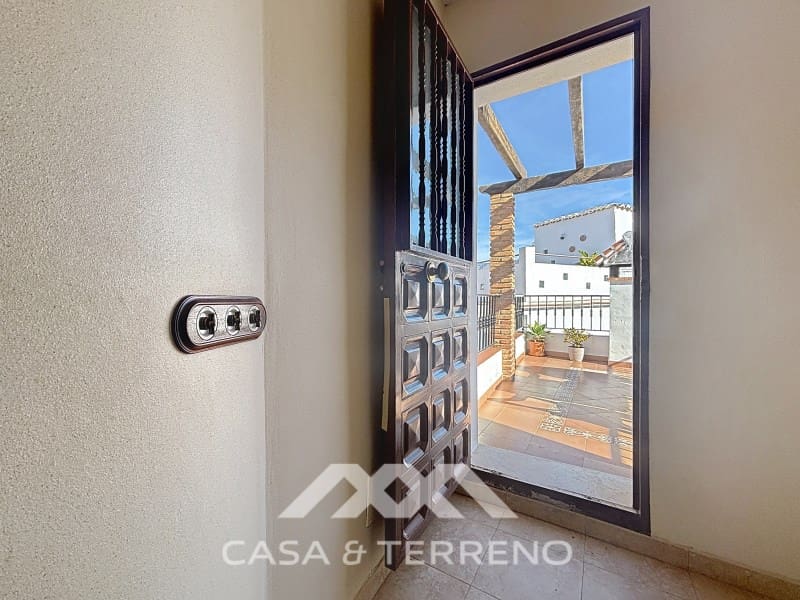 Maison de Ville de 1 chambre à louer à Sayalonga - 450 € (Ref: 9504727)