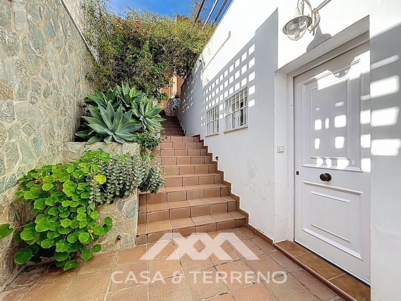 3 bedroom Villa for sale in Almayate with pool garage - € 630,000 (Ref: 9504728)