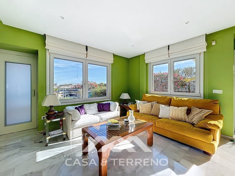 3 bedroom Villa for sale in Almayate with pool garage - € 630,000 (Ref: 9504728)