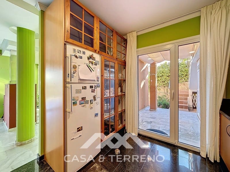 3 bedroom Villa for sale in Almayate with pool garage - € 630,000 (Ref: 9504728)