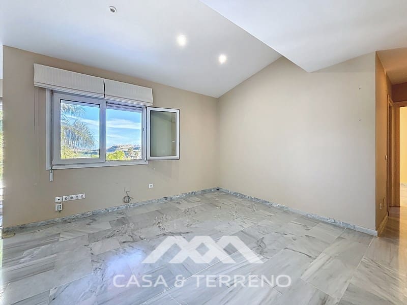 3 bedroom Villa for sale in Almayate with pool garage - € 630,000 (Ref: 9504728)