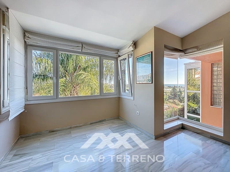 3 bedroom Villa for sale in Almayate with pool garage - € 630,000 (Ref: 9504728)