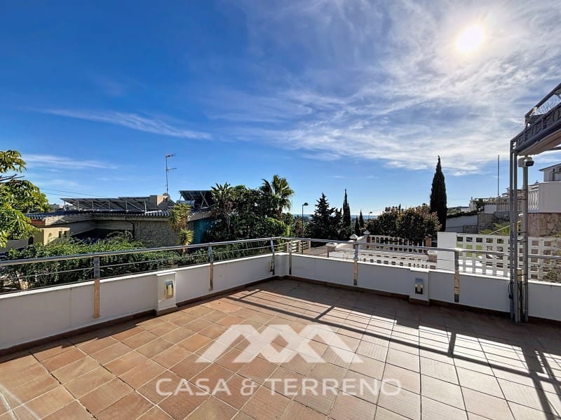 3 bedroom Villa for sale in Almayate with pool garage - € 630,000 (Ref: 9504728)