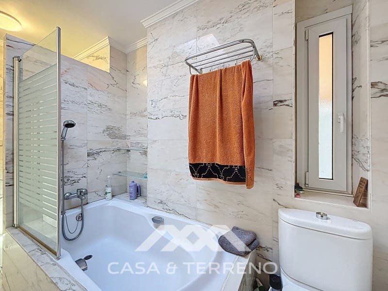 3 bedroom Villa for sale in Almayate with pool garage - € 630,000 (Ref: 9504728)