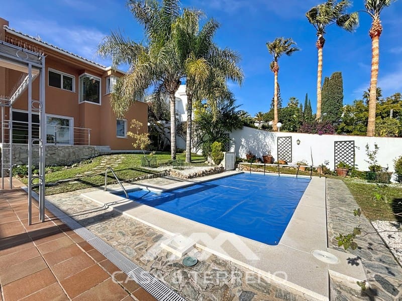 3 bedroom Villa for sale in Almayate with pool garage - € 630,000 (Ref: 9504728)