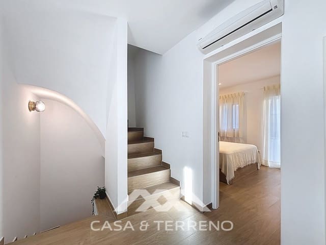 3 camera da letto Casa da affittare in Sayalonga - 850 € (Rif: 9504729)