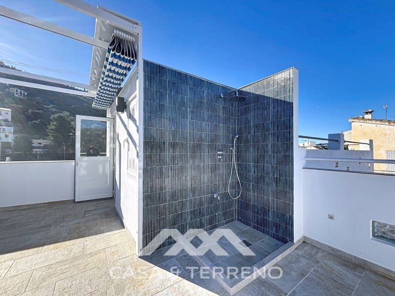 Maison de Ville de 3 chambres à louer à Sayalonga - 850 € (Ref: 9504729)